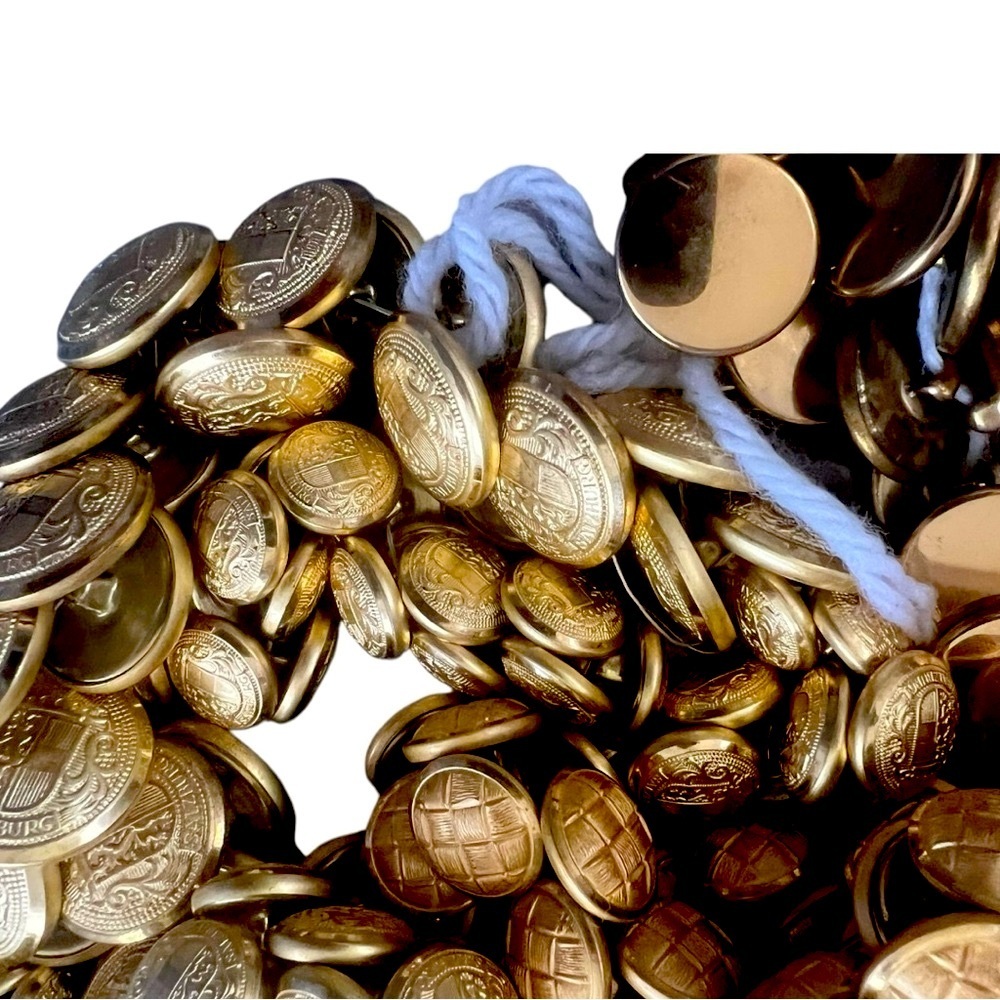 Lot of Vintage Gold Tone Buttons - Picture 7 of 9